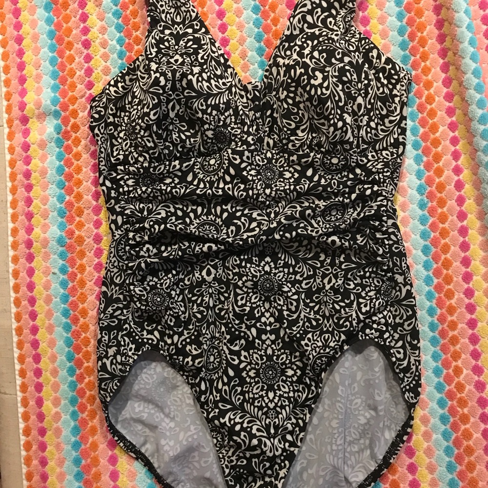 Lands end swimsuit size 14